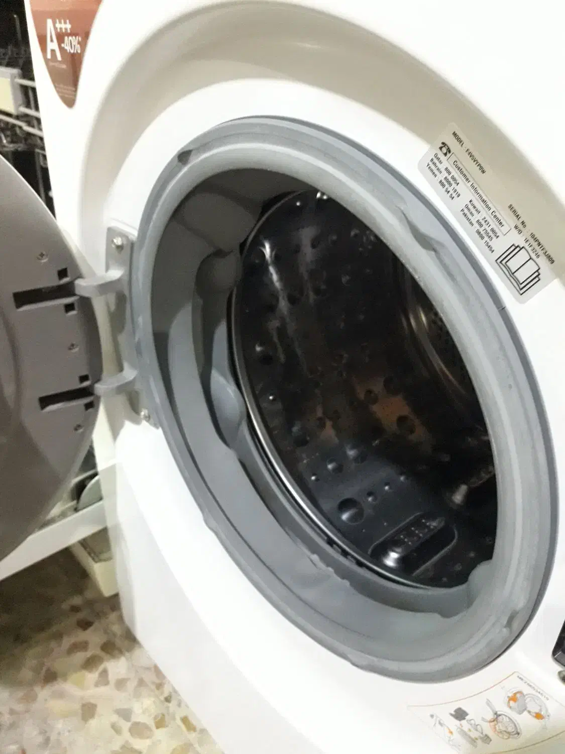 ماشین لباسشویی ۹کیلویی سفید ال جی|ماشین لباسشویی و خشککن لباس|دزفول, |دیوار