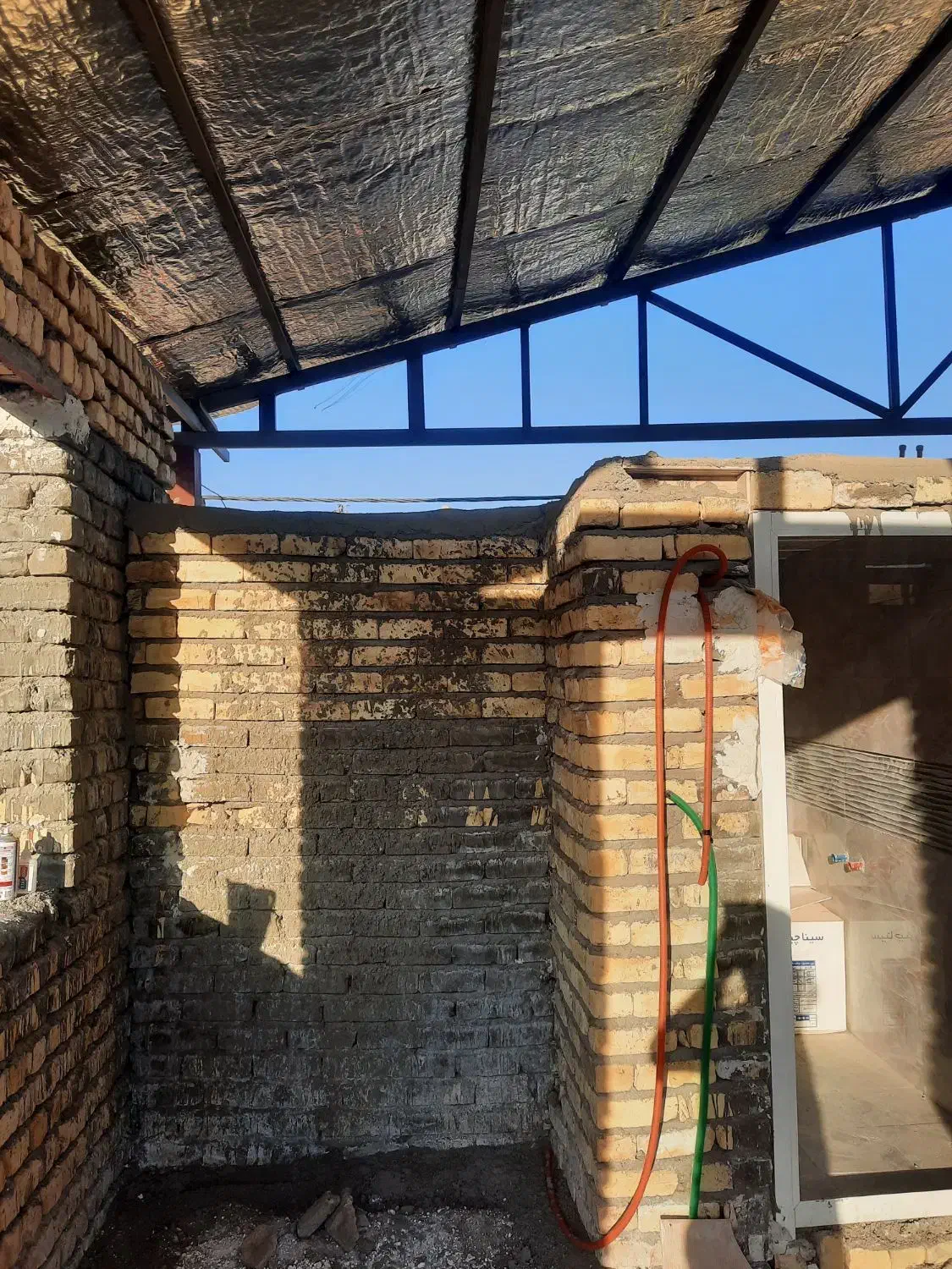 سفیدکار وکاشی کاری خانه باغ در شهر برزک|خدمات پیشه و مهارت|برزک, |دیوار