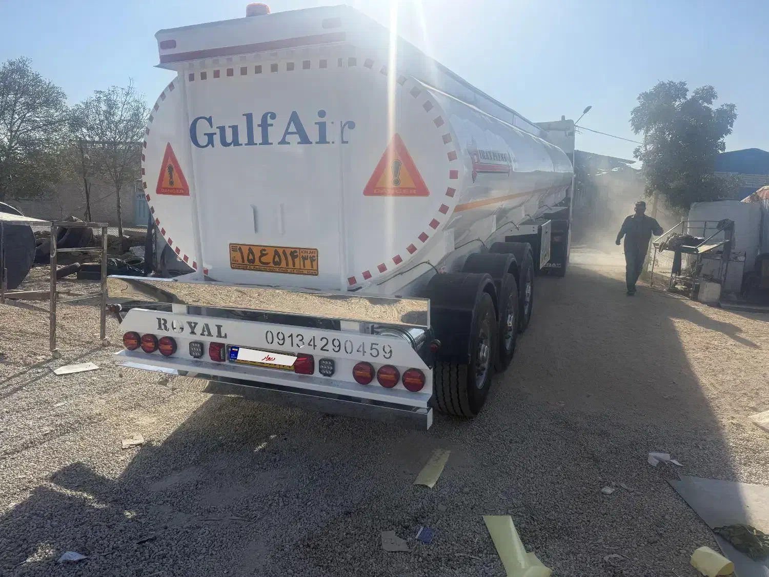 تانک دهچرخ|خودرو سنگین|برخوار, |دیوار