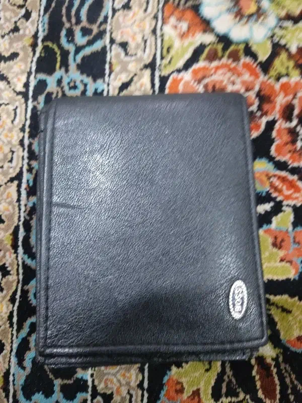 مدارک گمشده|اشیا|آبادان, |دیوار