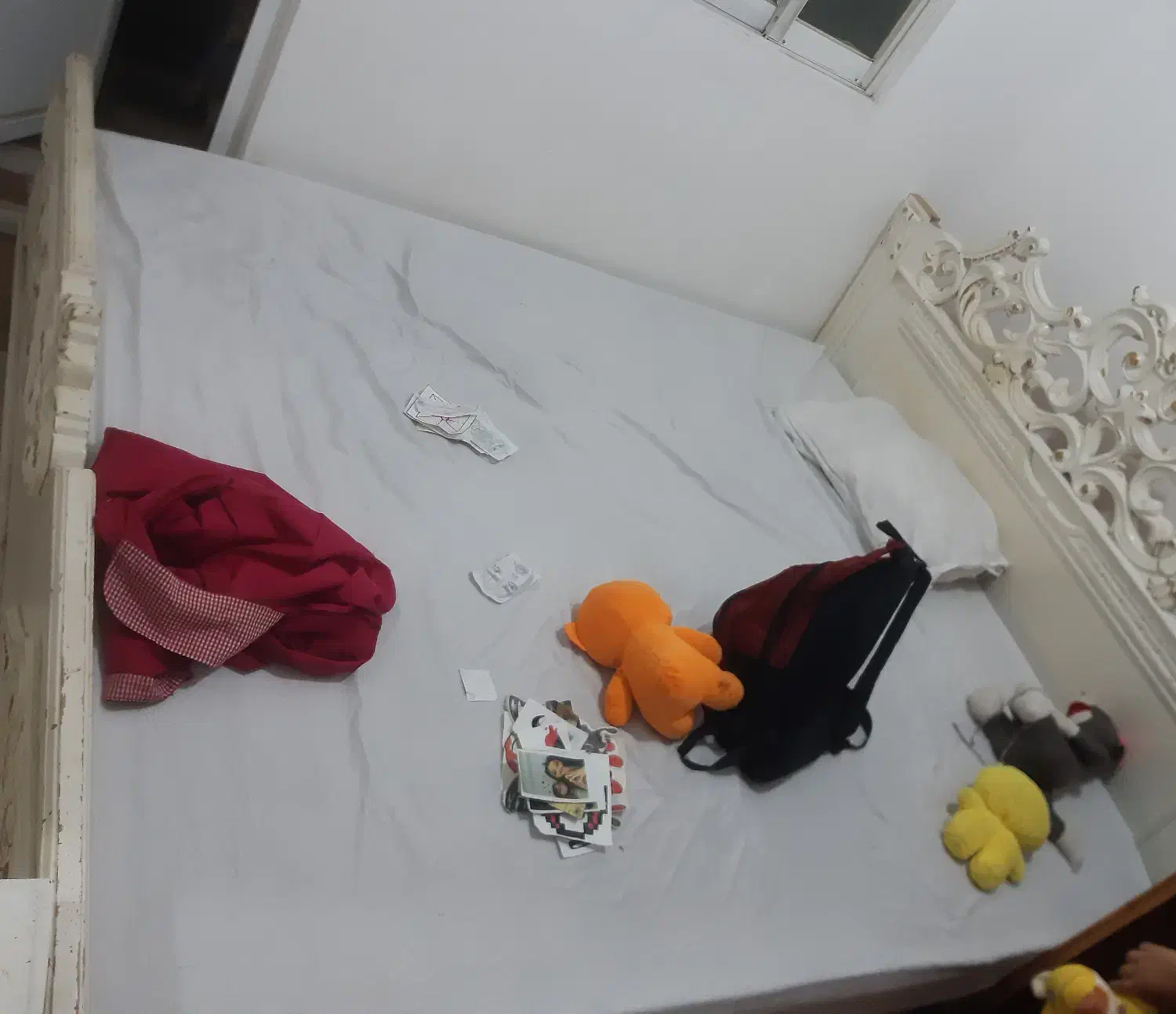 تخت سفید دونفره|تخت و سرویس خواب|رشت, جانبازان|دیوار