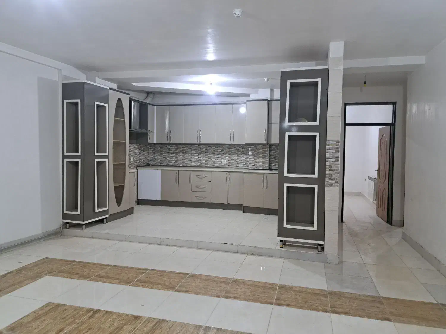 آپارتمان زیر همکف ۱۰۲متری|فروش آپارتمان|میانه, |دیوار