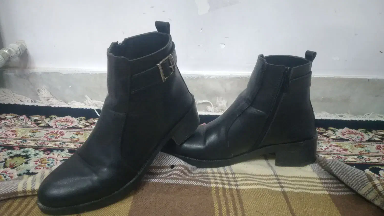 کفش ۵۰۰|کیف، کفش، کمربند|بروجن, |دیوار