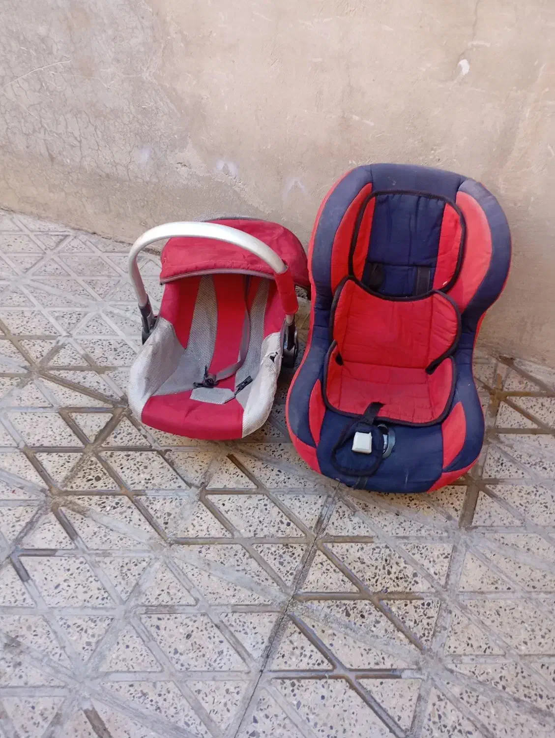 یک عدد کریر و صندلی ماشین|تخت و صندلی بچه|ایلام, |دیوار