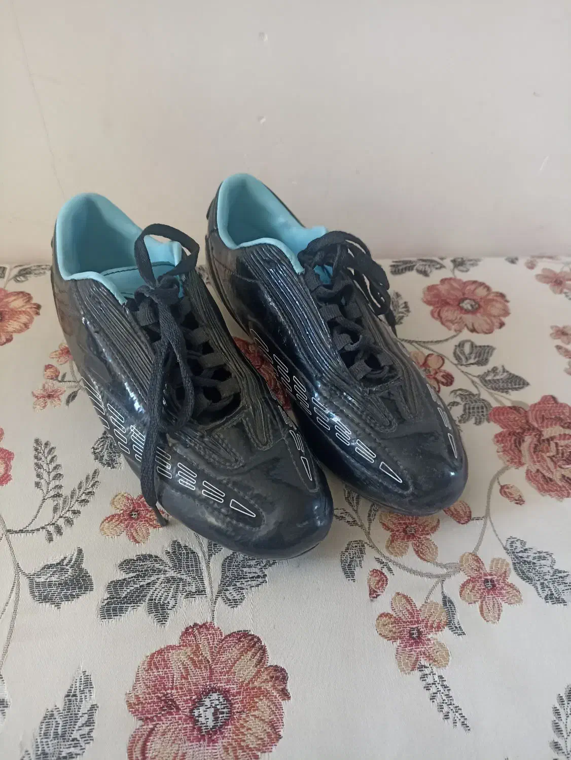 کفش فوتبال|کیف، کفش، کمربند|ایلام, |دیوار