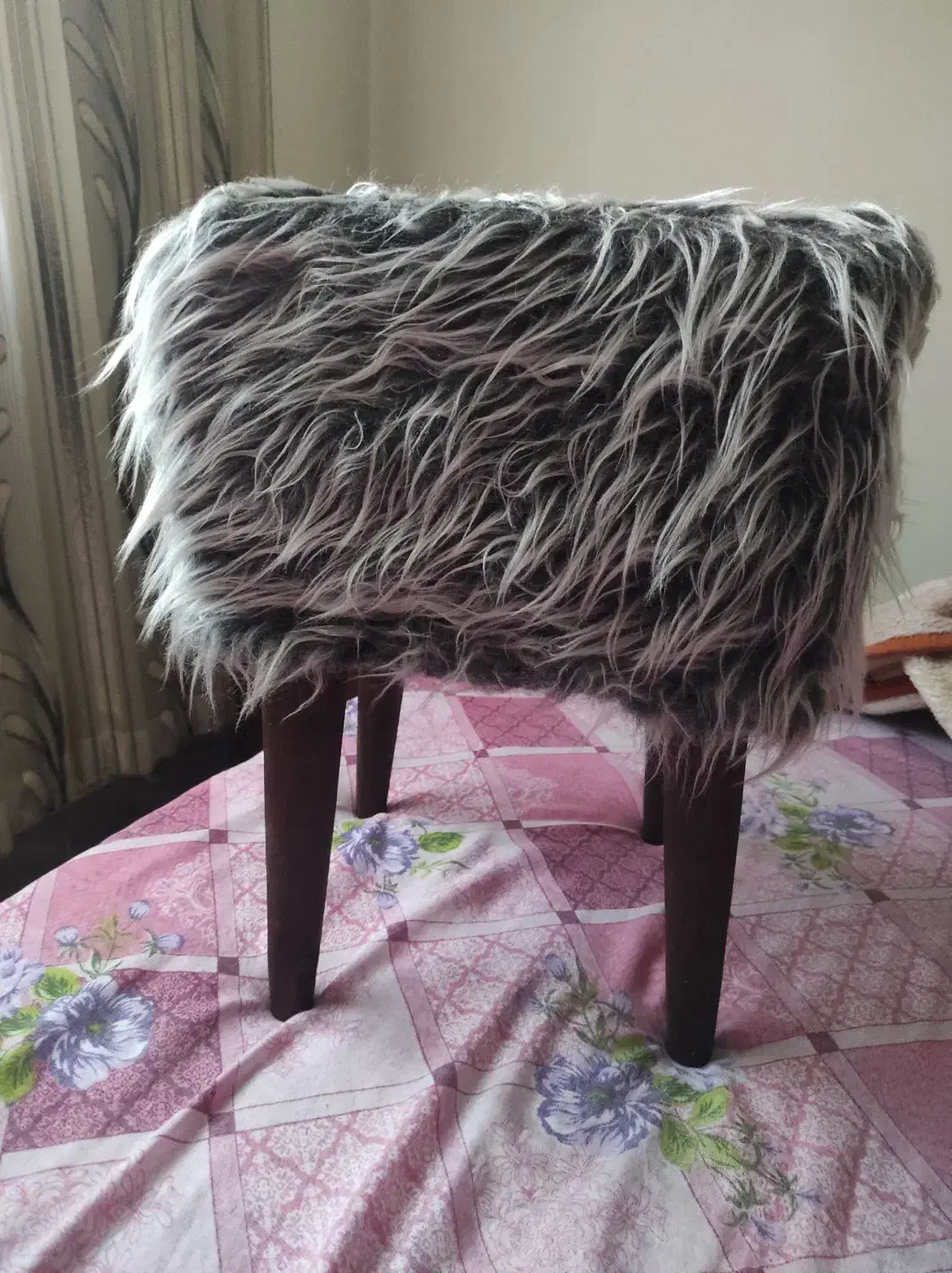 پاف|صندلی و نیمکت|تبریز, |دیوار