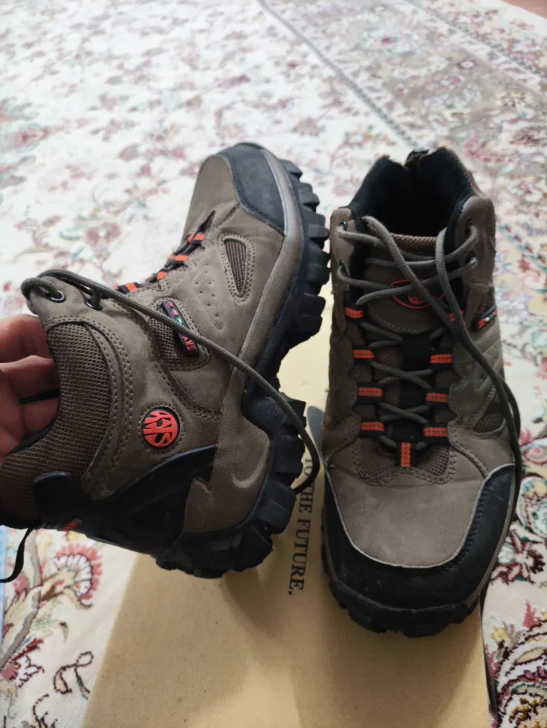 پوتین|کیف، کفش، کمربند|زنجان, |دیوار