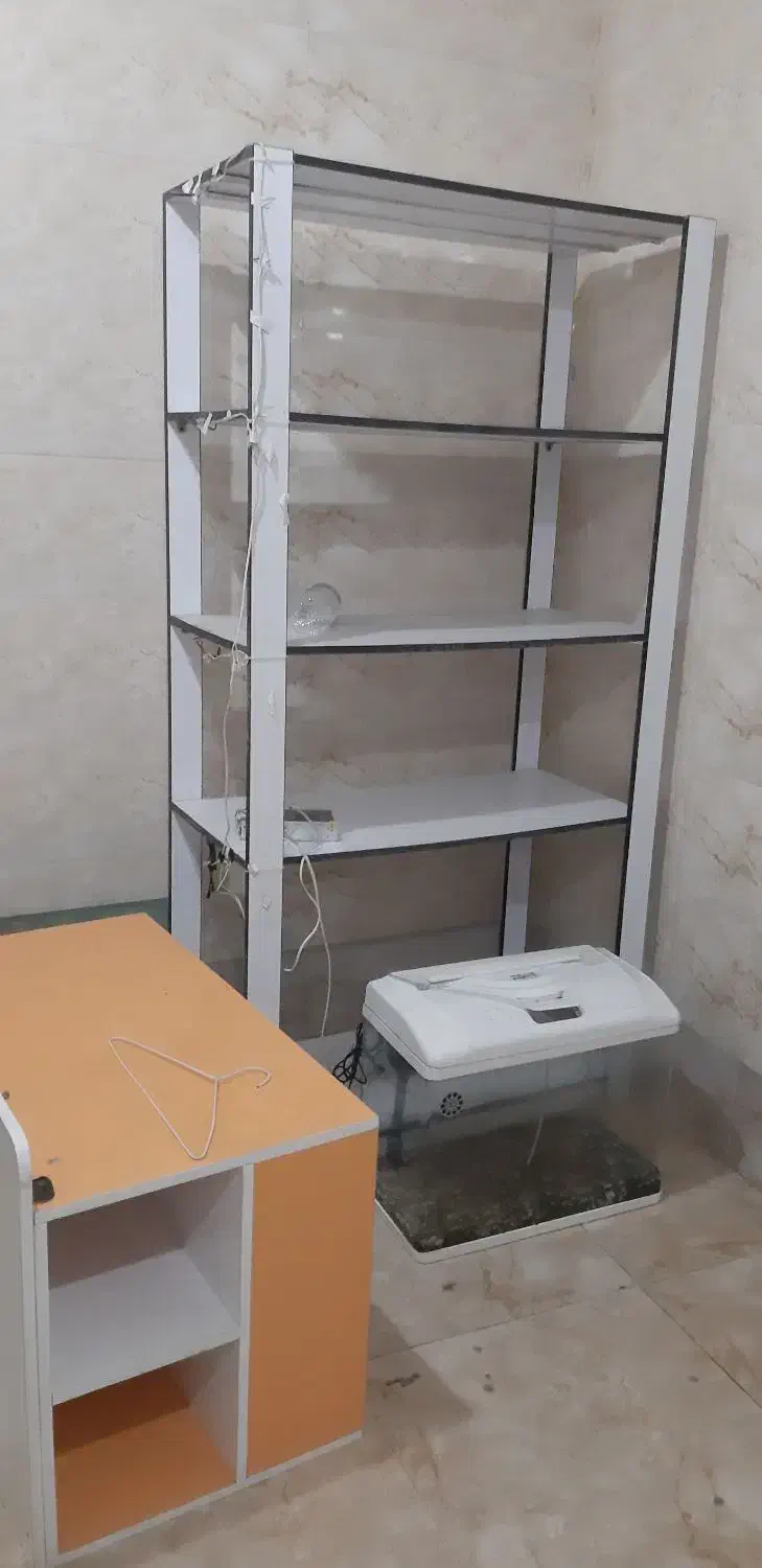 اکواریم + میز + قفسه|ماهی|رشت, حومه رشت|دیوار