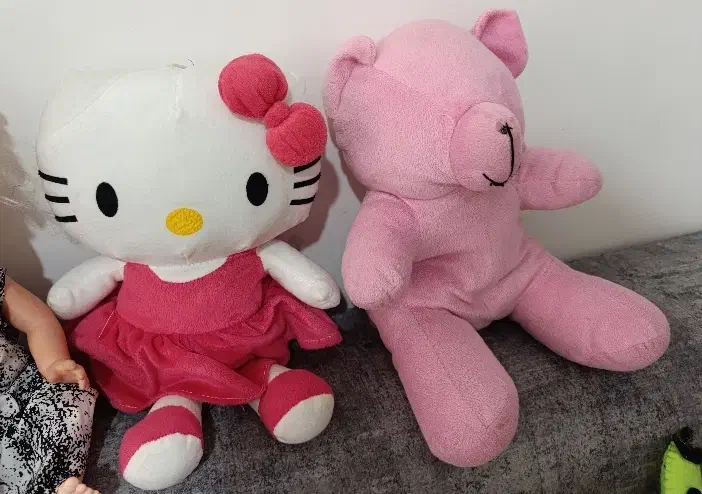 تعدادی عروسک|اسباببازی بچه|بیرجند, |دیوار