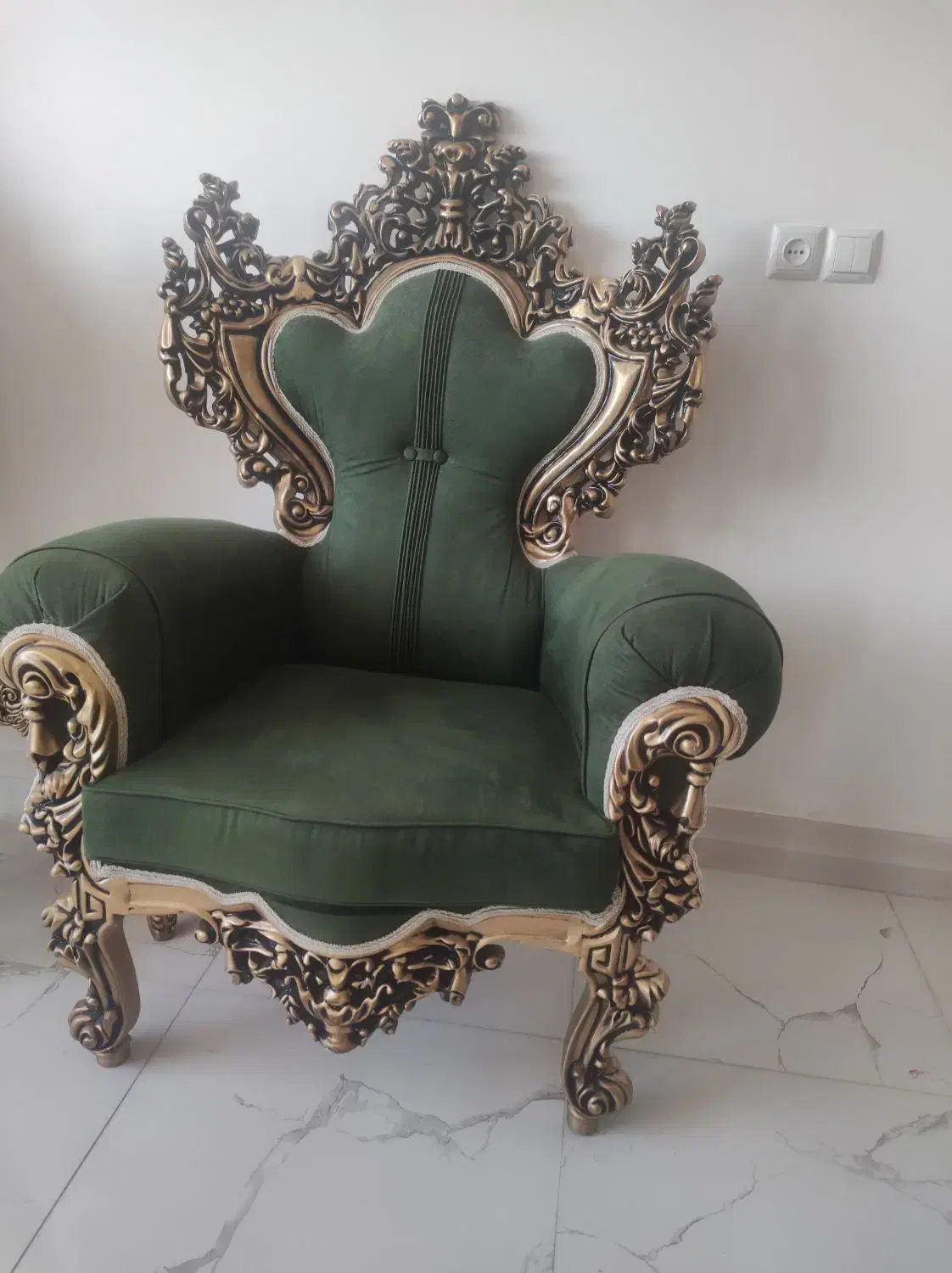مبل سلطنتی ۹نفره با میز غذاخوری ۴نفره تمام چوب|مبلمان خانگی و میز عسلی|زنجان, |دیوار