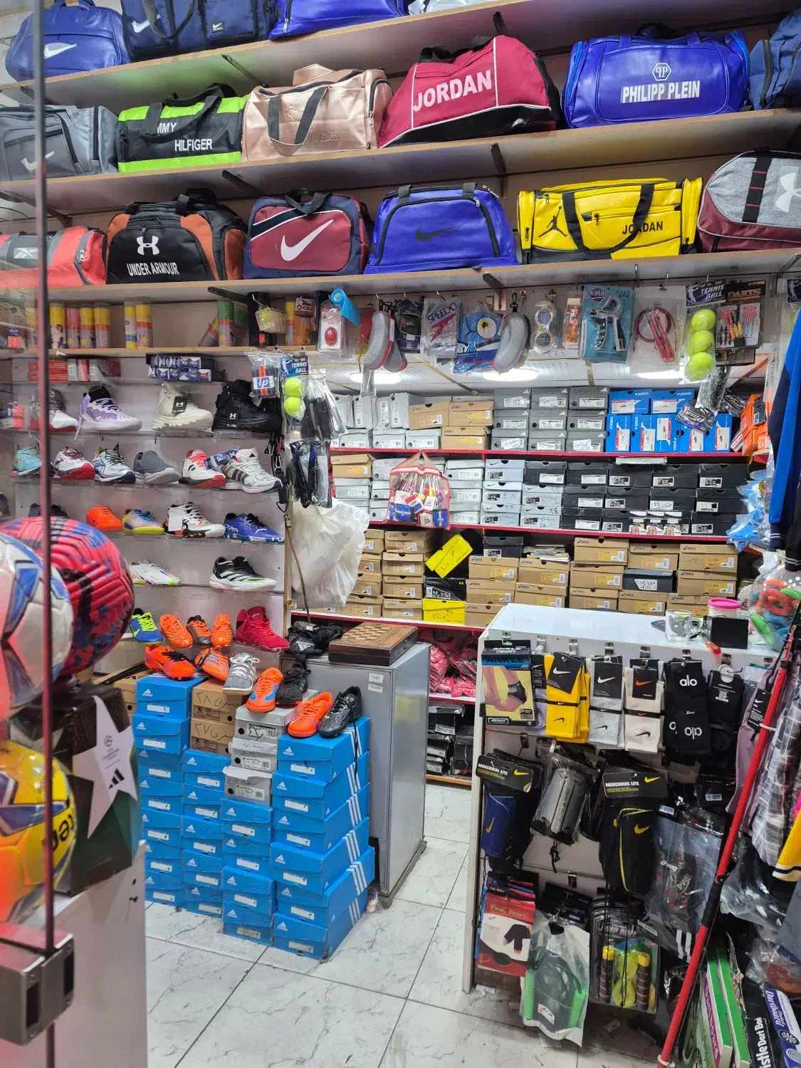 فروشنده لوازم ورزشی|استخدام خدمات فروشگاه و رستوران|تبریز, |دیوار