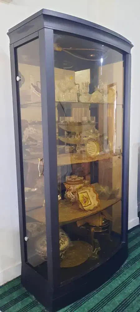 بوفه و میز آینه رایگان|بوفه، ویترین، کنسول|رشت, کوی طالقانی|دیوار