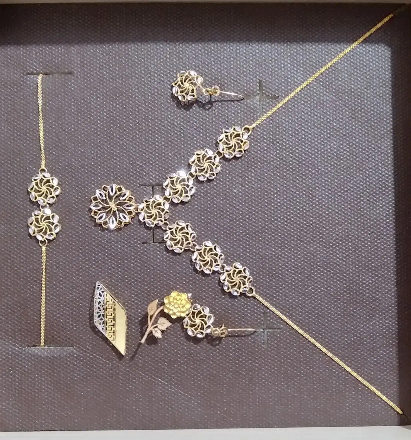 سرویس طلا|جواهرات|زرند, |دیوار