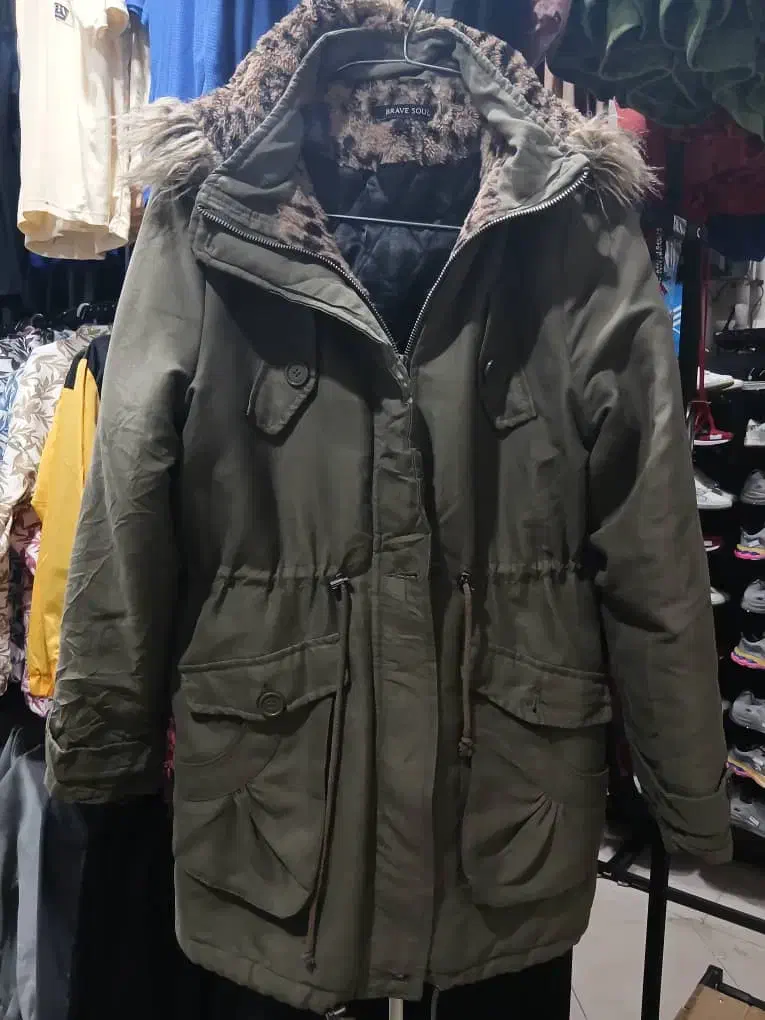 گرم کن و بادگیر ، استوک و تاناکورا|لباس|شیراز, جانبازان|دیوار