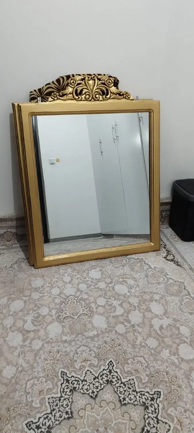 دو عدد آینه چوبی با تاج منبت و کیفیت آینه درجه یک|آینه|برخوار, |دیوار