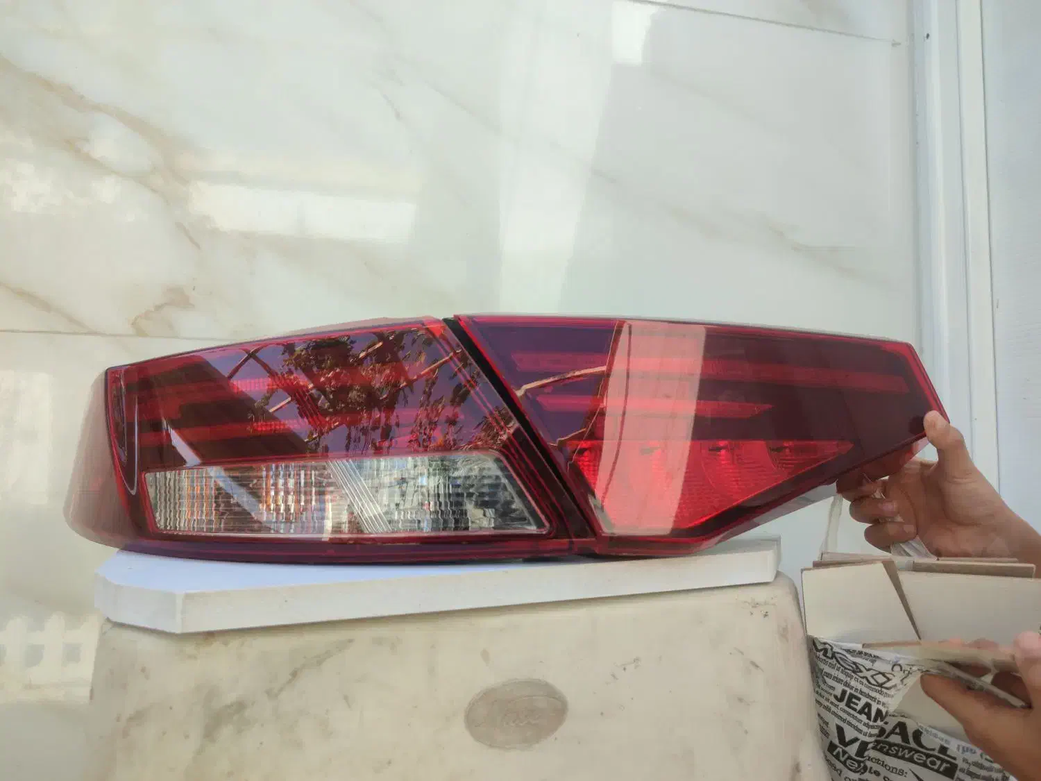 چراغ عقب تارا مدل جدید|قطعات یدکی و لوازم جانبی|گلپایگان, |دیوار