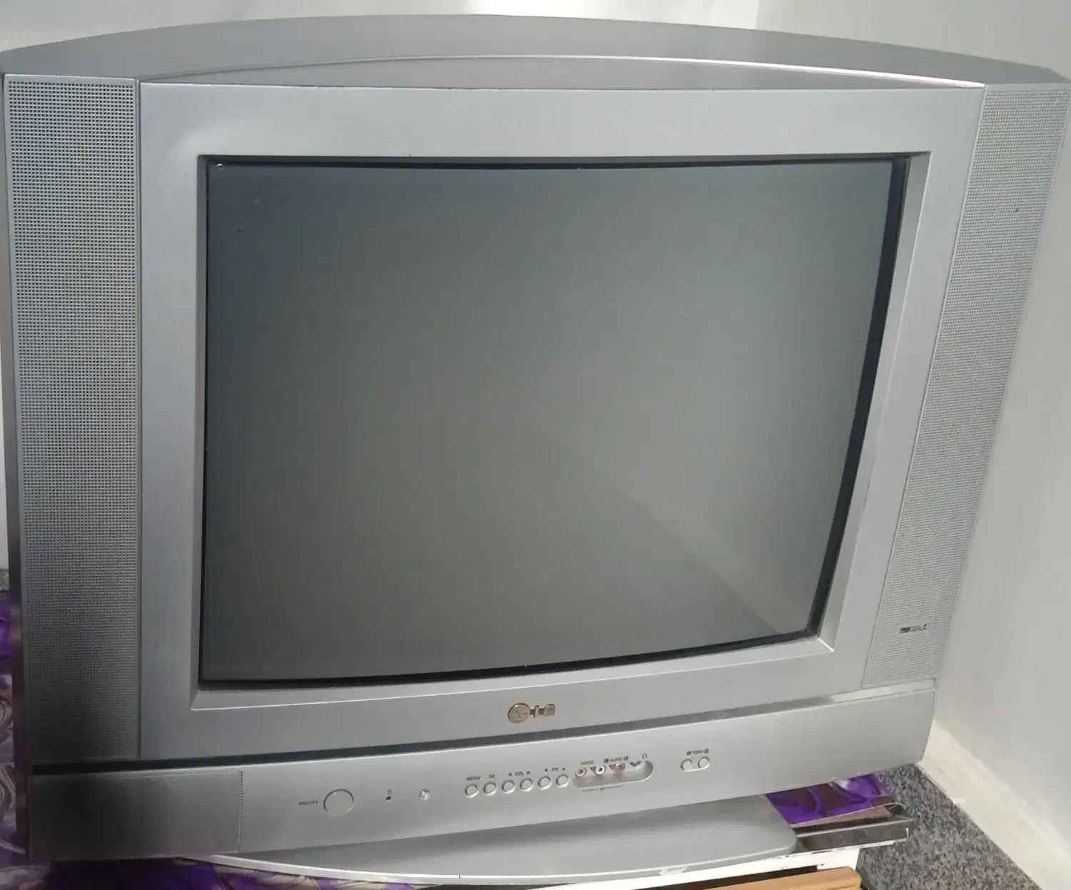 تلویزیون|تلویزیون و پروژکتور|سلماس, |دیوار