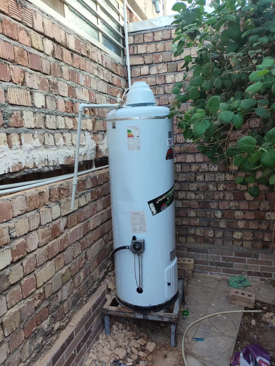 نصاب آبگرمکن لوله کشی آبگرمکن|آبگرمکن، پکیج، شوفاژ|ایرانشهر, |دیوار