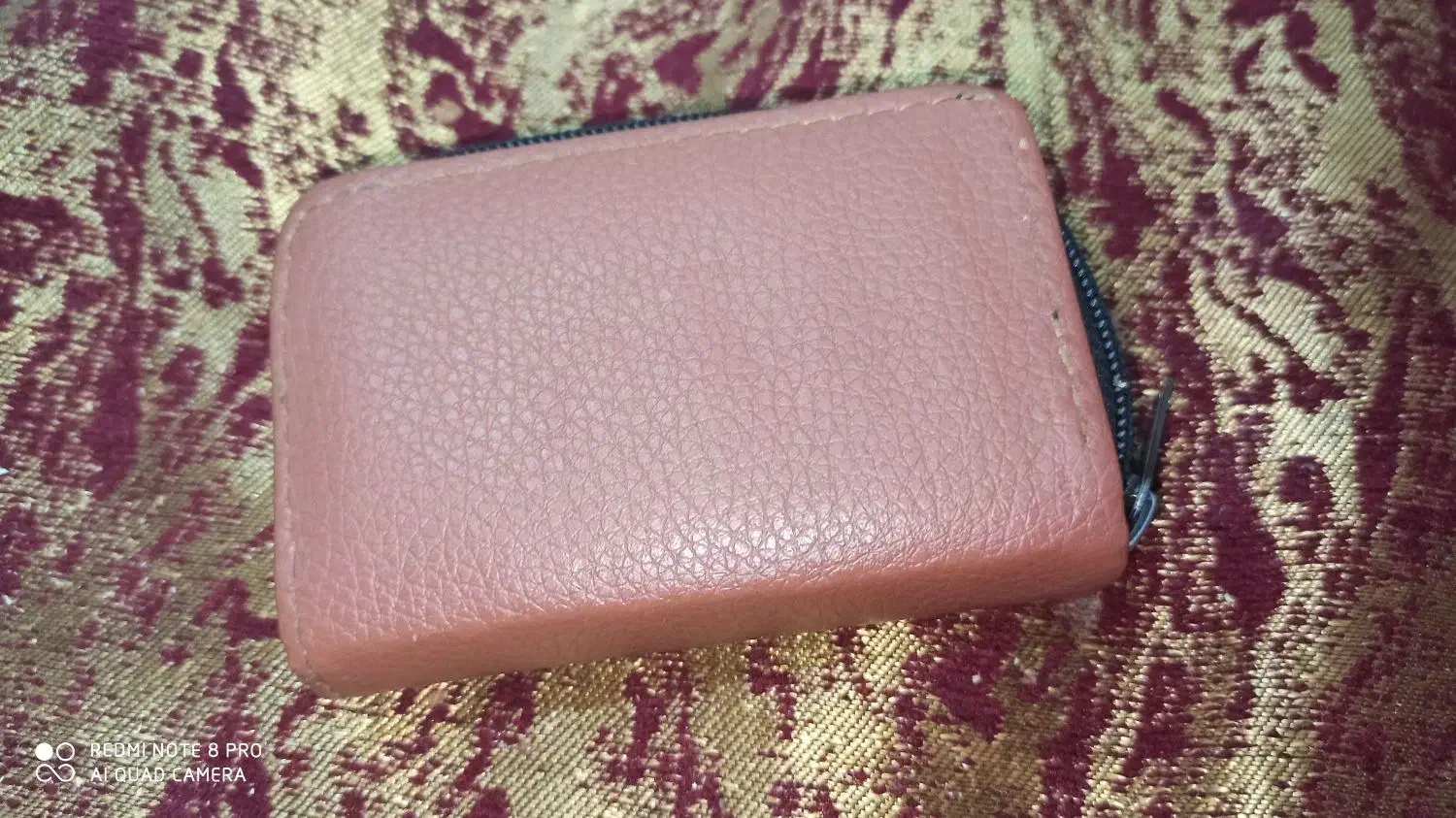 کیف مدارک|اشیا|گنبد کاووس, |دیوار