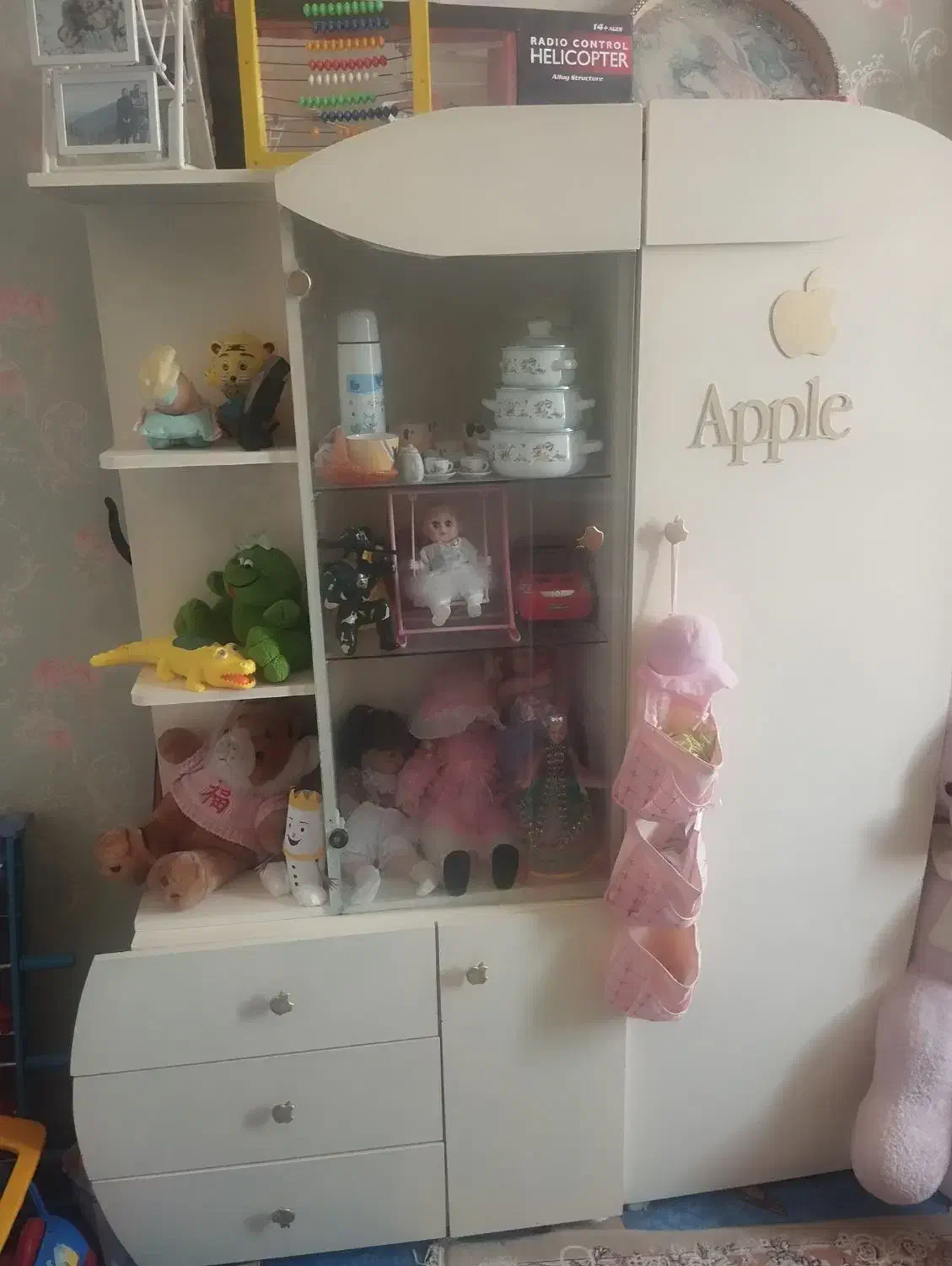 کمد نوجوان و دراور|جاکفشی، کمد، دراور|گلبهار, شهر جدید گلبهار|دیوار