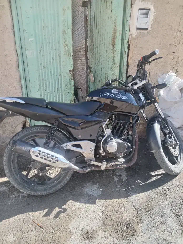 موتور پالس 180|موتورسیکلت|سمیرم, |دیوار