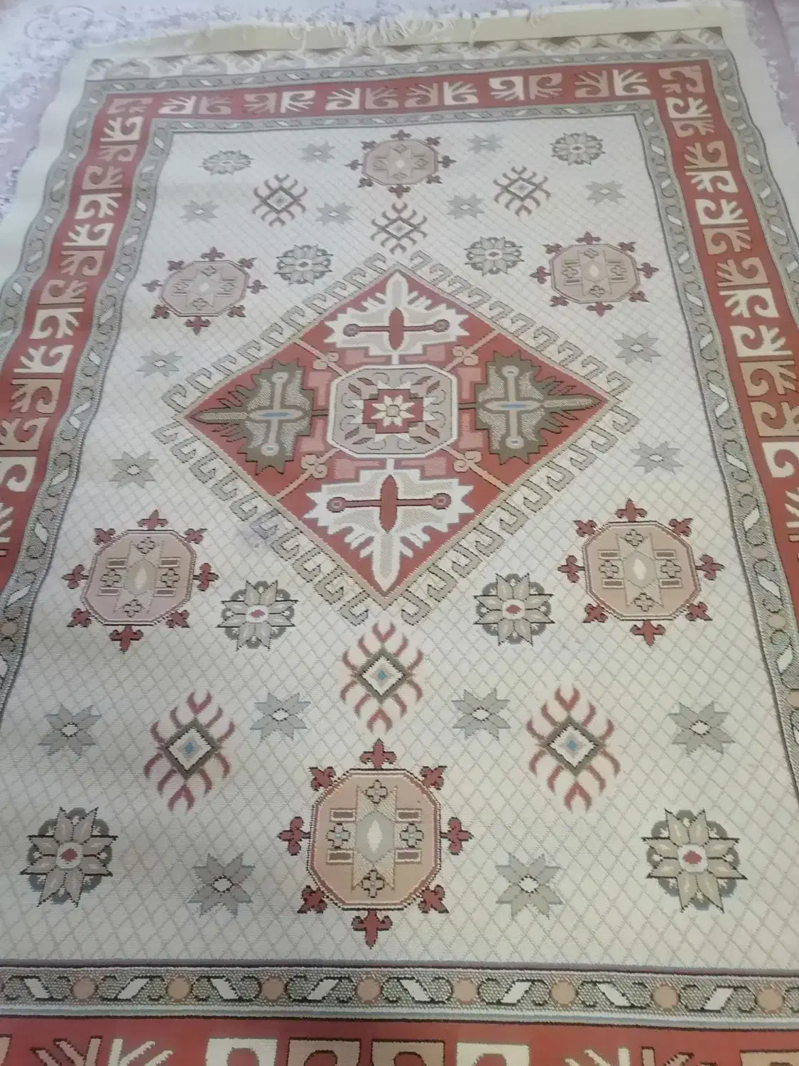 فرش|فرش|مشهد, هفت تیر (نه دره)|دیوار