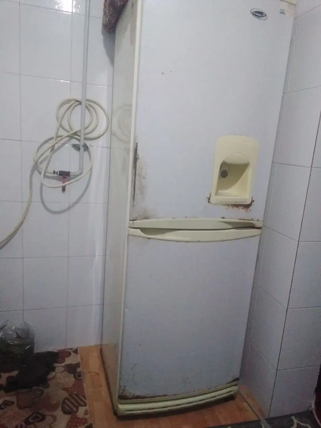 یخچال|یخچال و فریزر|گالیکش, |دیوار