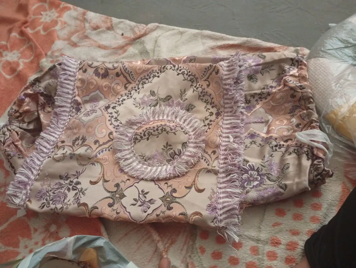 ۶ عدد رو بالشی بزرگ|رختخواب، بالش، پتو|چرام, |دیوار