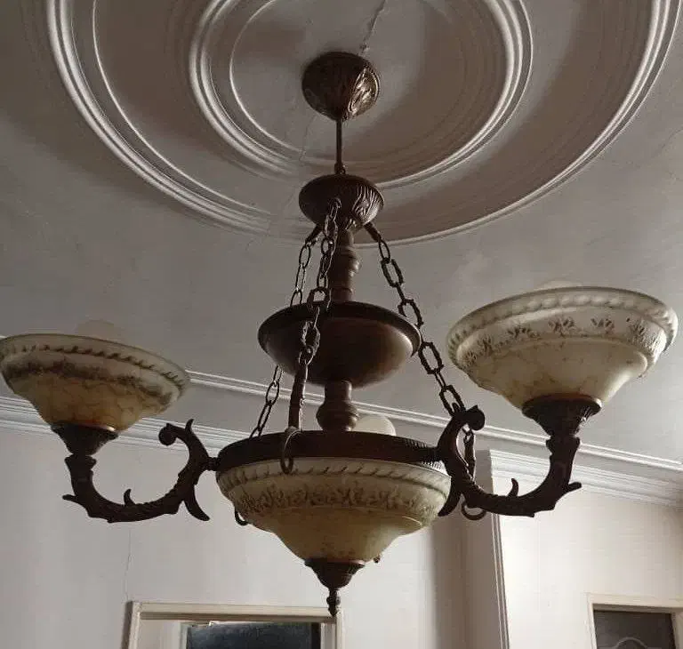 لوستر سه شاخه برنز به همراه دیوارکوب|لوستر و چراغ آویز|اسلام‌شهر, شهرک واوان|دیوار