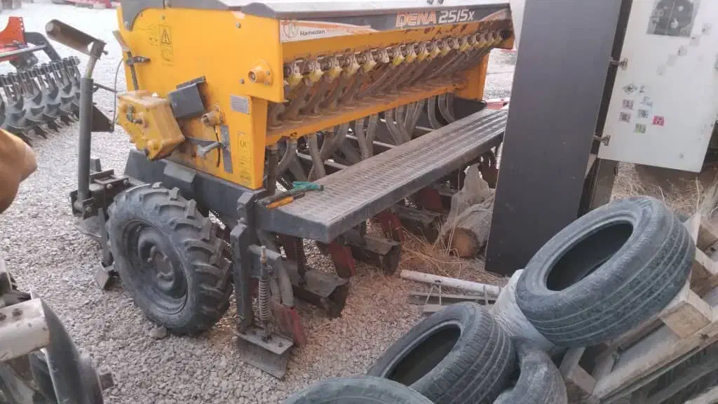 یک دستگاه ردیفکار سه منظوره کشت صنعت همدان|ماشین‌آلات صنعتی|رامشیر, |دیوار