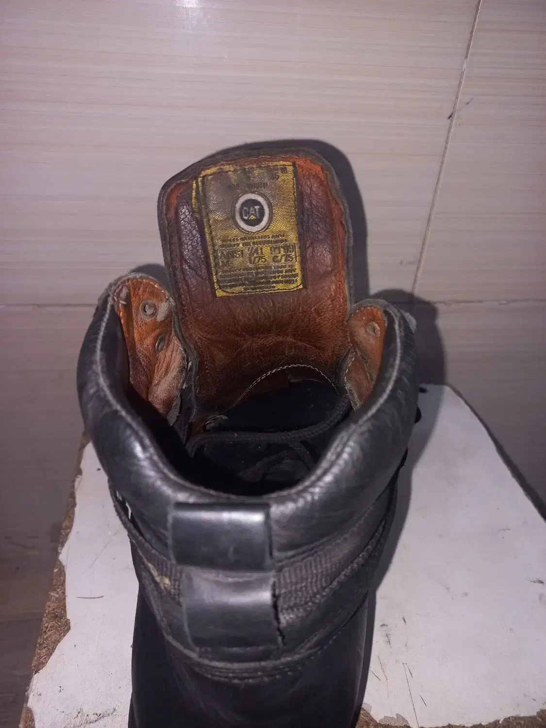 کفش کاترپیلر اصل|کیف، کفش، کمربند|شاهین‌شهر, شهرک میلاد|دیوار