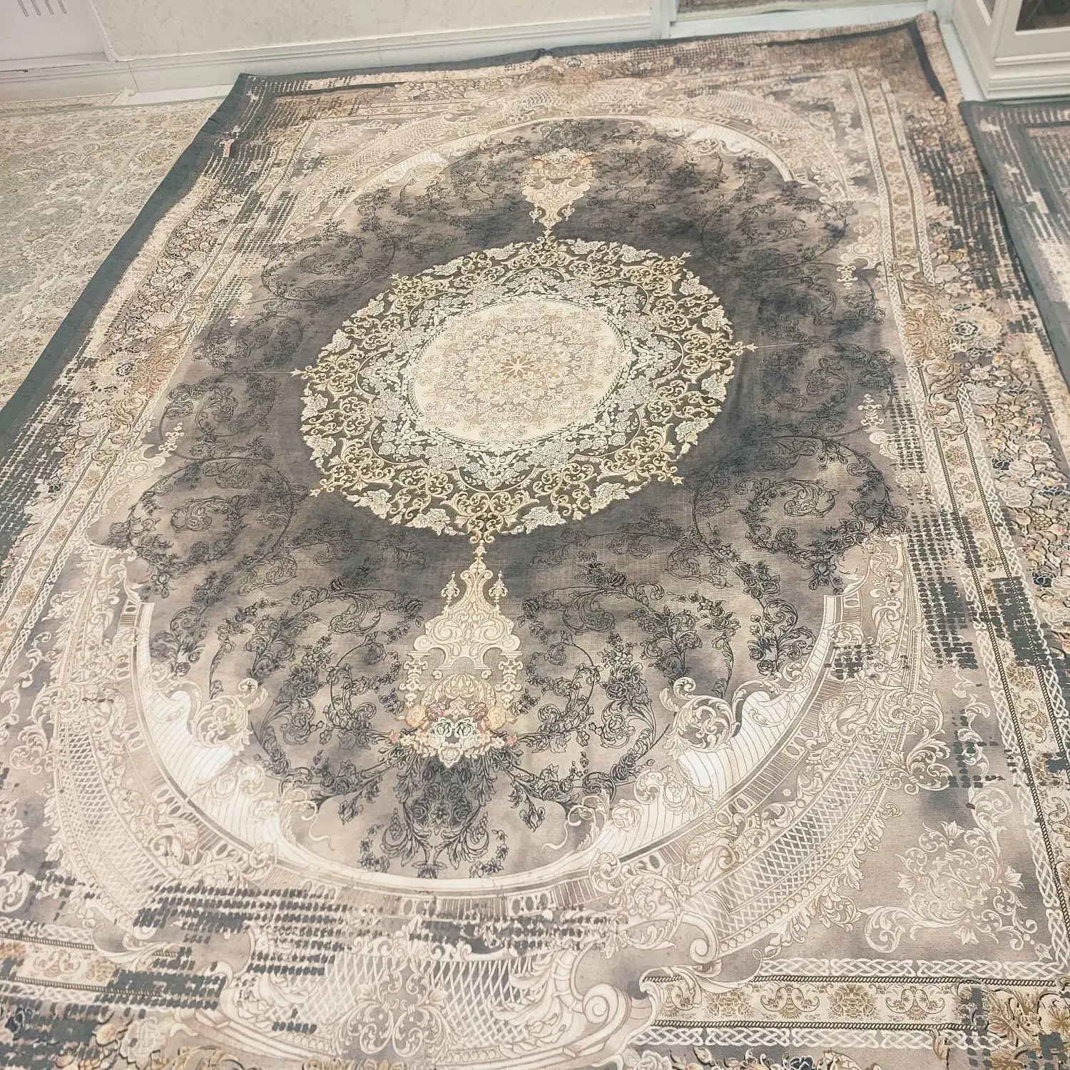 کاور فرش|فرش|مشهد, کوشش|دیوار