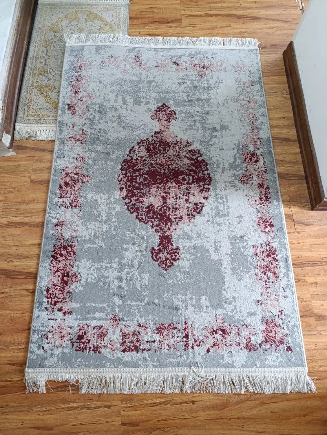 یک عدد فرش|فرش|کرج, گلستان|دیوار