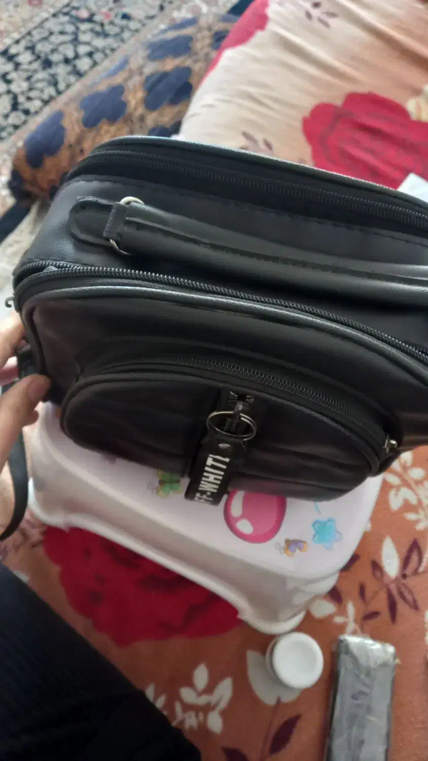 کیف|کیف، کفش، کمربند|فولادشهر, A4|دیوار