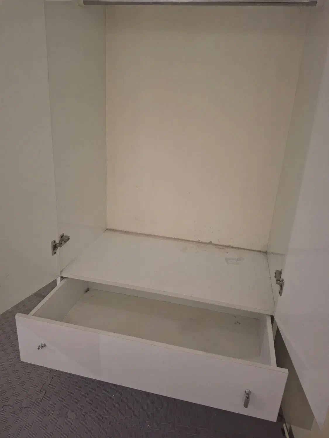 کمد لباس کشو دار|جاکفشی، کمد، دراور|مشهد, آزادشهر|دیوار