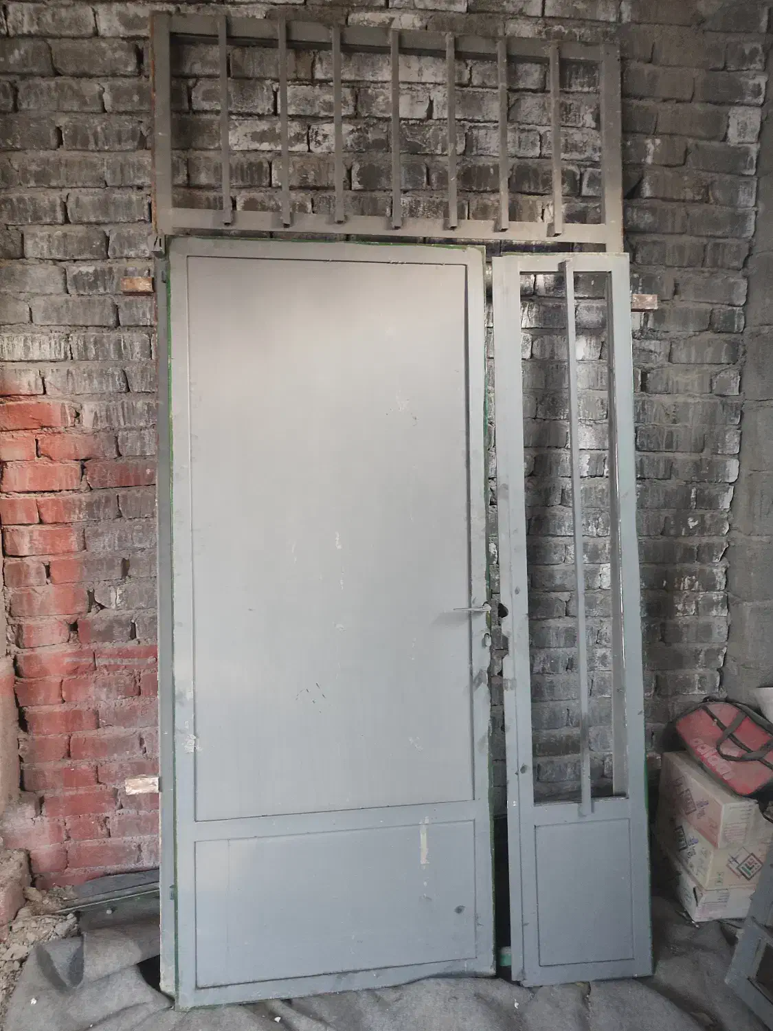 درب و پنجره فلزی|مصالح و تجهیزات ساختمان|فلاورجان, |دیوار