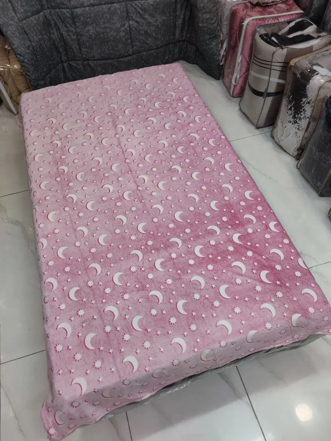 پتو شب نما خارجی سنگین وزن|رختخواب، بالش، پتو|اصفهان, سرچشمه|دیوار