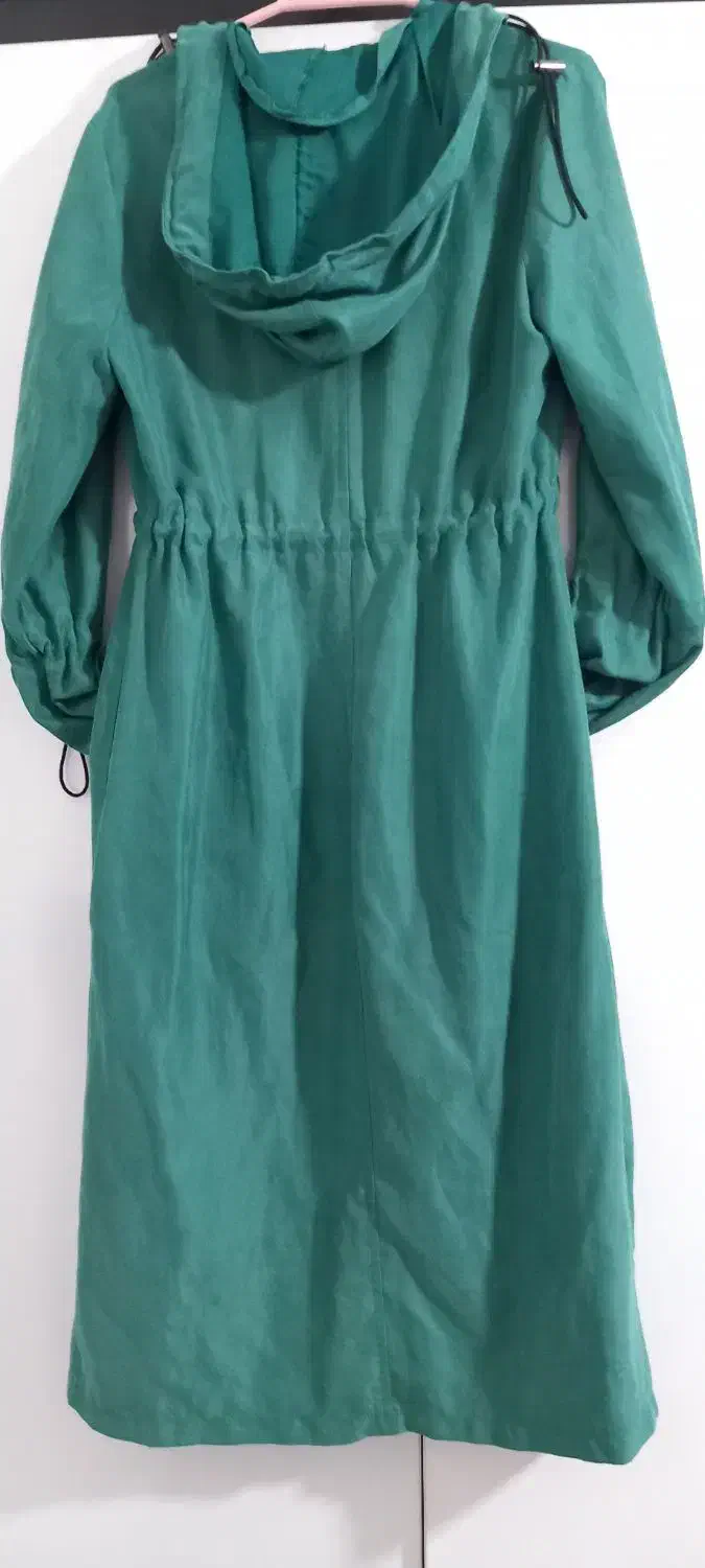 بارونی بلند|لباس|همدان, |دیوار