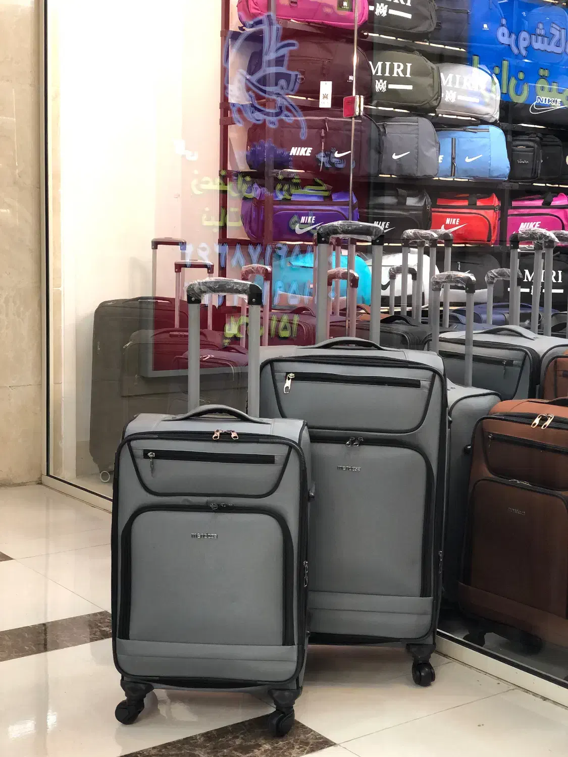 چمدان (پارچه ریپس خارجی) ارسال فوری و رایگان|کیف، کفش، کمربند|مشهد, عیدگاه|دیوار