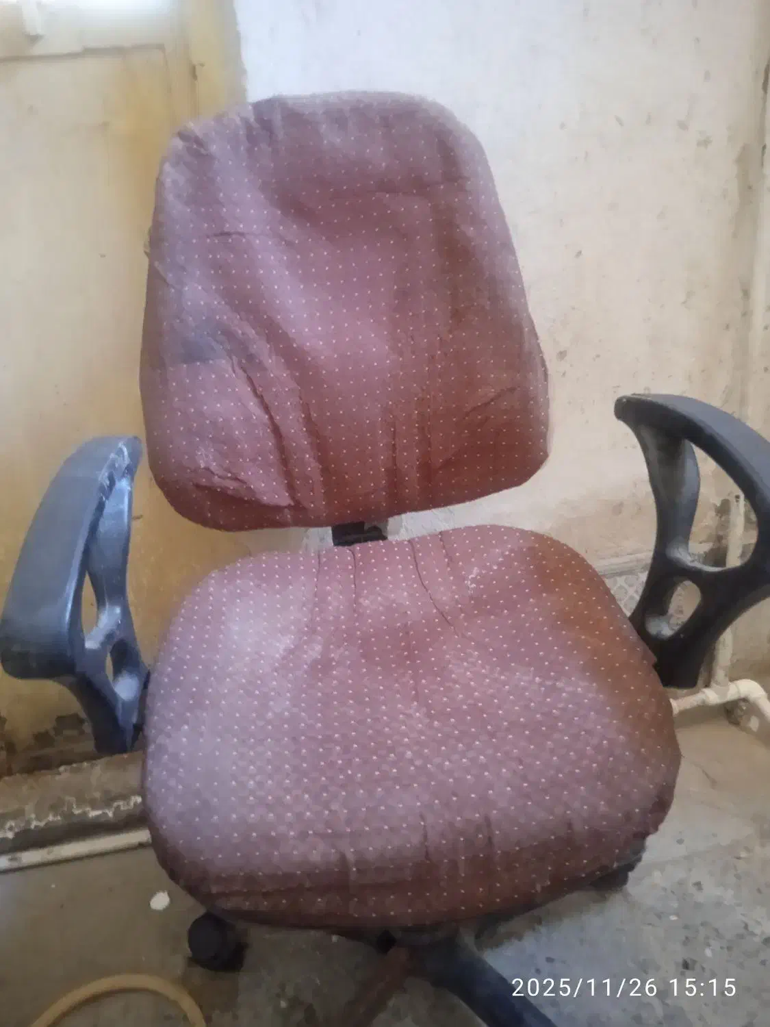 صندلی چرخدار|صندلی و نیمکت|زاهدان, |دیوار