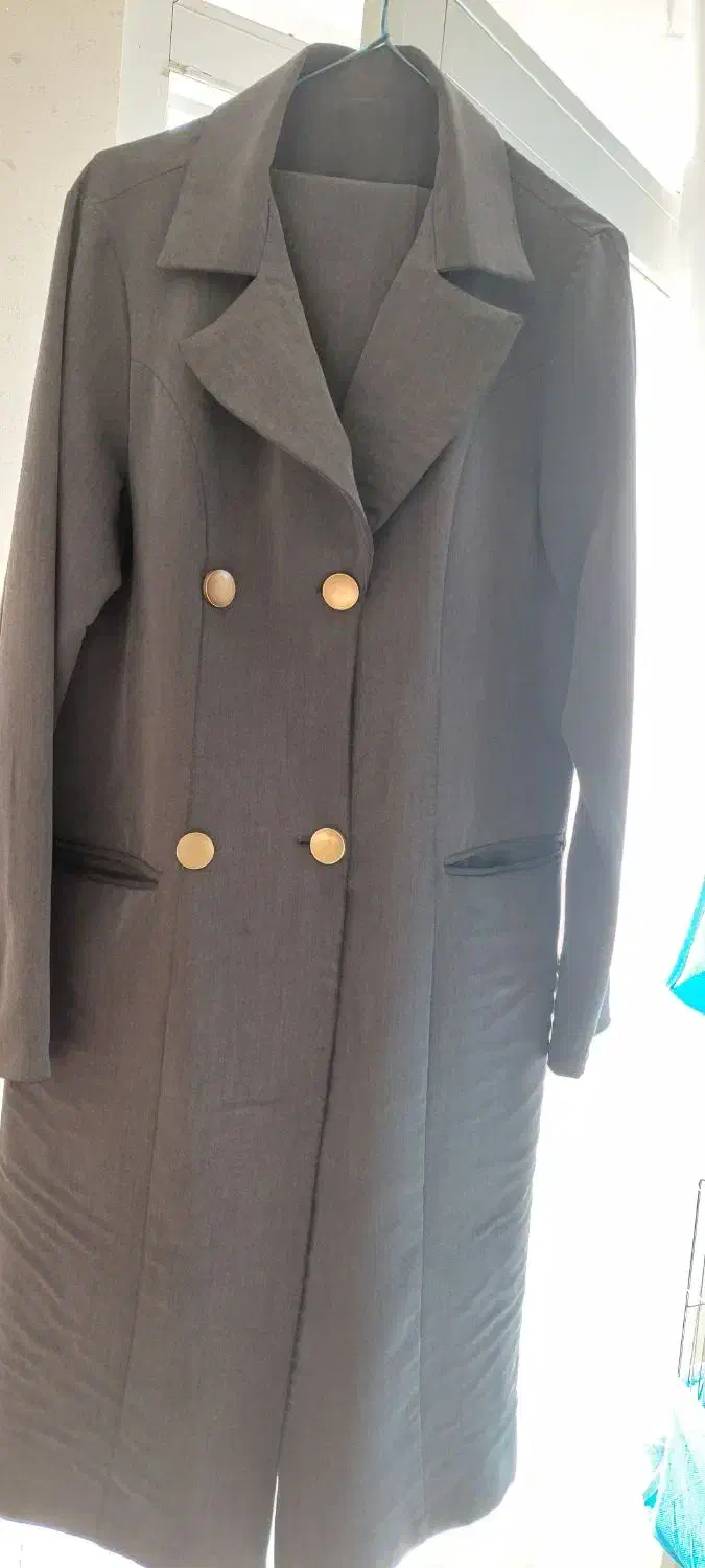 یک دست مانتو شلوار ادا ری در حد نو  قیمت توافقی|لباس|اصفهان, باغ فدک|دیوار