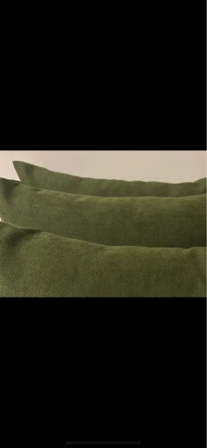 ۳ عدد کوسن ساده سبز رنگ و ۲ عدد کوسن طرح دار|رختخواب، بالش، پتو|تهران, ایرانشهر|دیوار