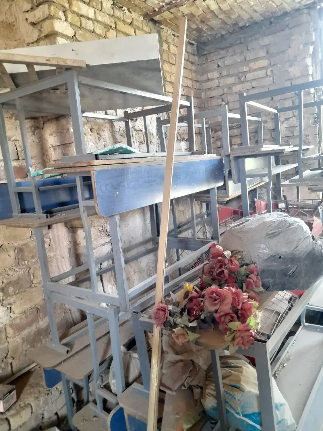 میز نیمکت تحریر مدرسه|صندلی و نیمکت|اسلامیه, |دیوار