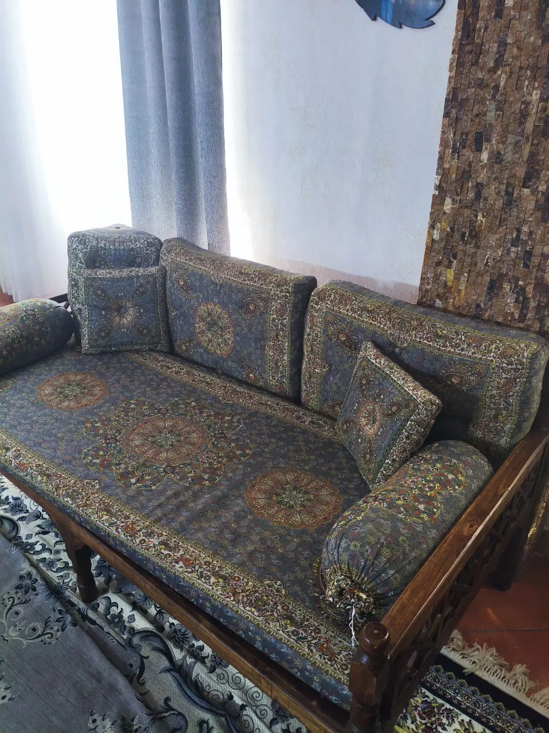 تخت سنتی با وسایل کامل معاوضه با مبل L هم دارد|مبلمان خانگی و میز عسلی|تهران, خانیآباد|دیوار
