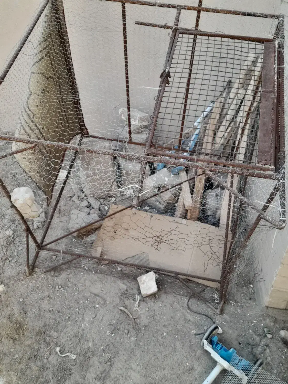 یک قفص وتس مرغ|لوازم جانبی حیوانات|ایرانشهر, |دیوار