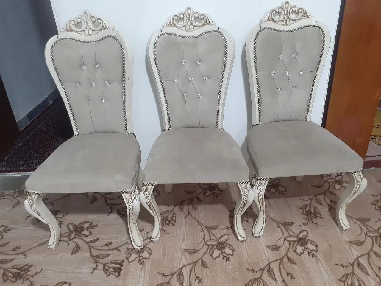 مبل ۷نفره و۵عددصندلی نهارخوری|مبلمان خانگی و میز عسلی|مریوان, |دیوار