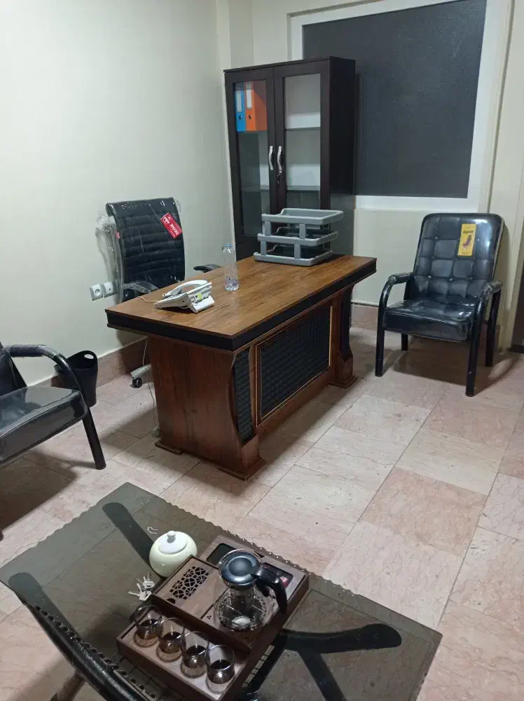 وسایل اداری و میز صندلی اداری فروش فوری|دفتر کار|قزوین, |دیوار
