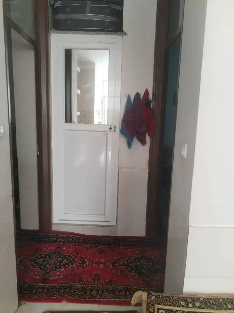 منزل دو خوابه ماشین رو درب از حیاط|اجارهٔ خانه و ویلا|شیراز, شهرک کوشکک|دیوار