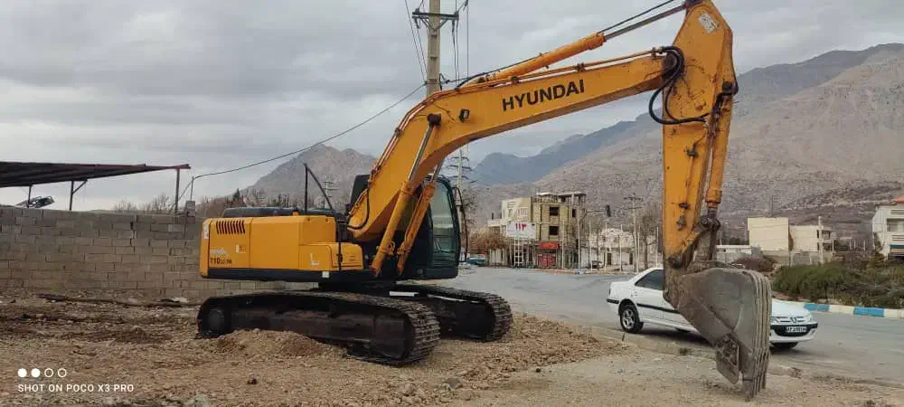 بیل هیوندا .220.210|خودرو سنگین|سیسخت, |دیوار