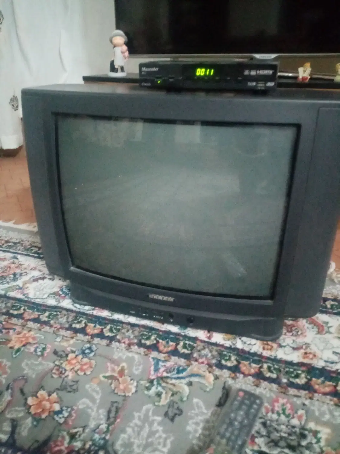 تلویزیون صنام تر و تمیز|تلویزیون و پروژکتور|شیراز, شهرک بزین|دیوار
